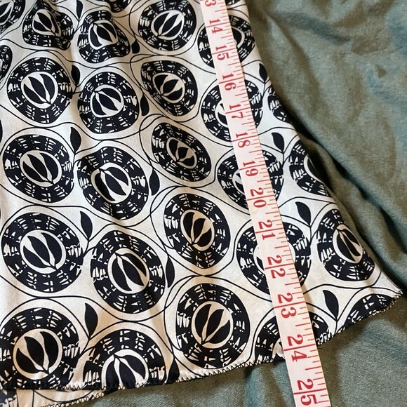 Y2K Max Studio Silk Blouse Womens M Black White Geometric Whimsigoth Fairy - Picture 7 of 8